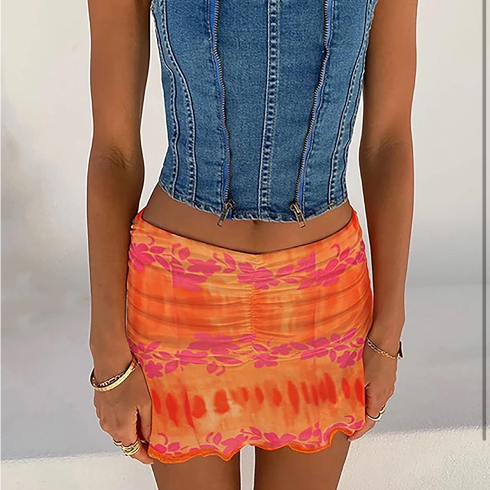 Floral Ruched Ruffle Mini Skirt - Picture 4 of 6